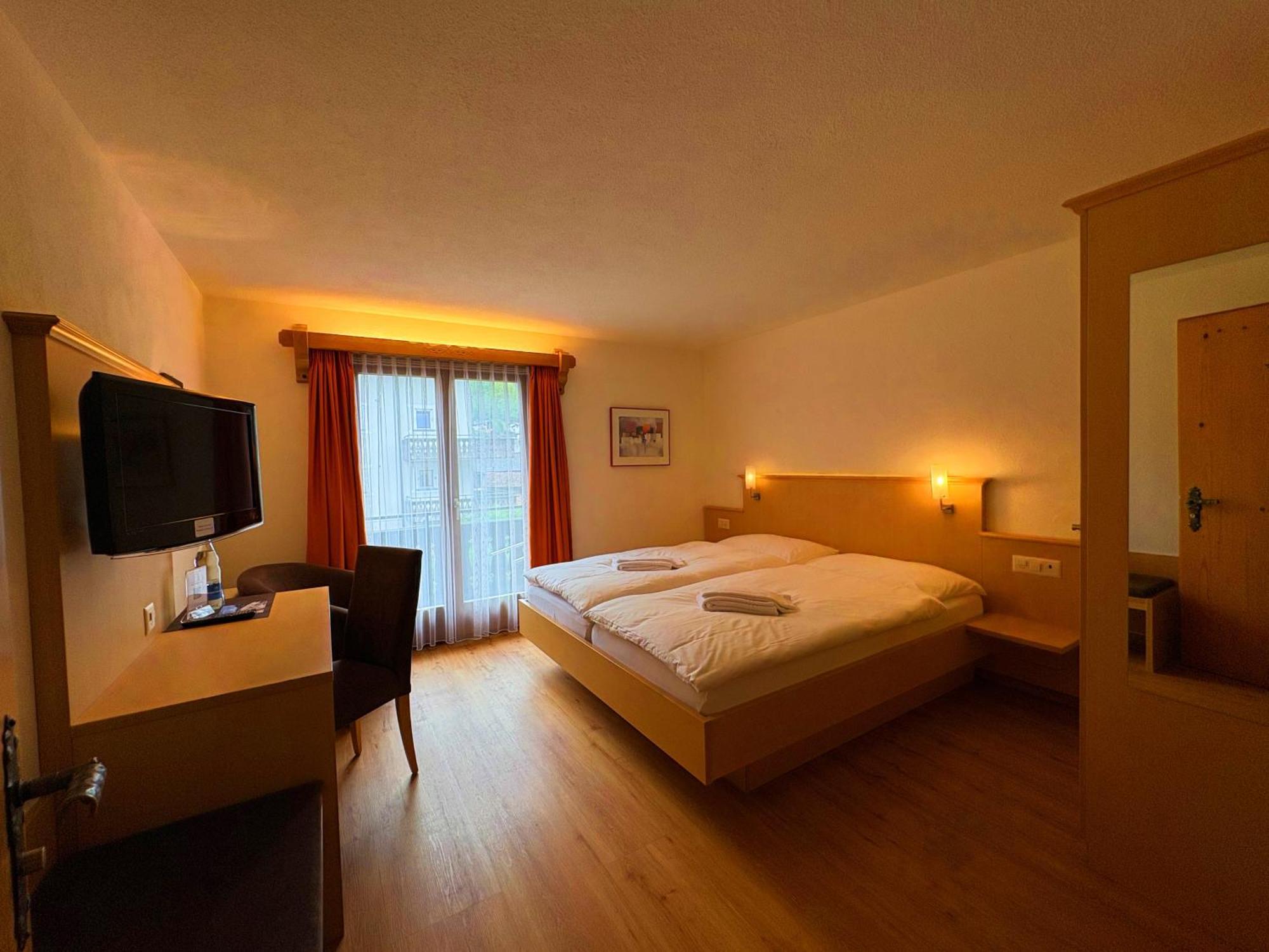 קלוסטר Madrisa Lodge מראה חיצוני תמונה